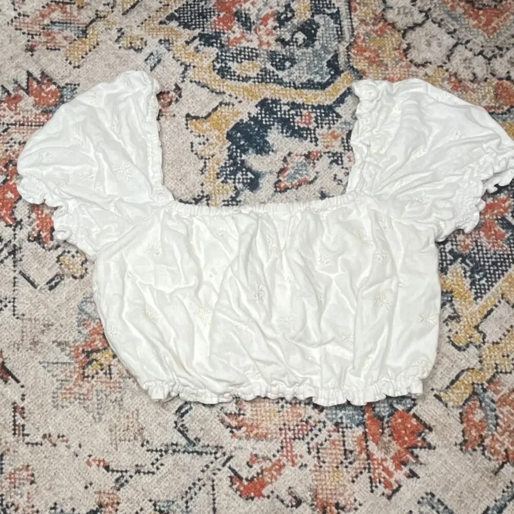 Abercrombie & Fitch White Smocked Cropped Puff Sleeve Eyelet Blouse Women’s S